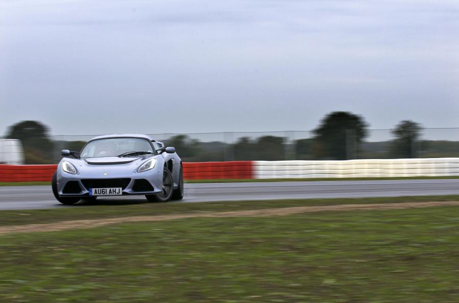  Lotus Exige S 2012 года  (фото 4 из 42)